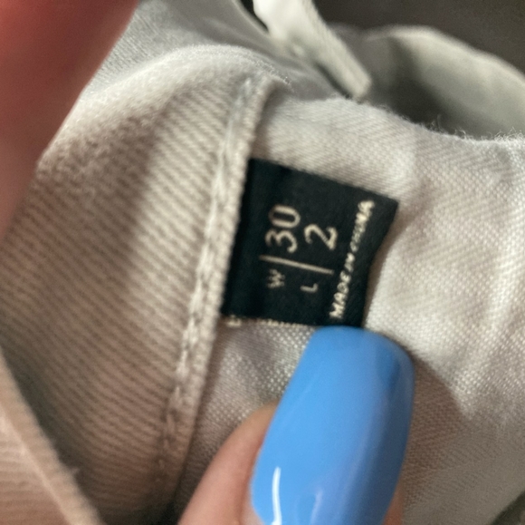 Abercrombie and Fitch cuffed stretchy shorts (30) - Picture 4 of 6